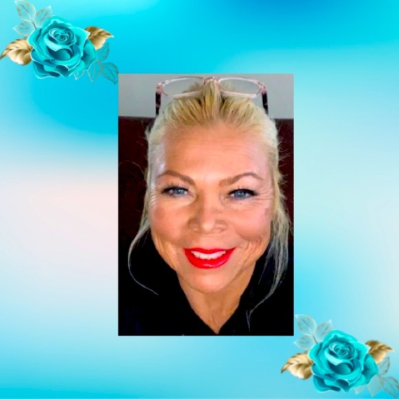 Meet your Posher, Deborah - Picture 1 of 3